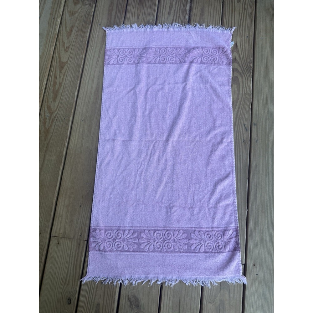 Vintage 1970s Cannon Monticello Pink Sculpted Santa Cruz Fringe Bath Towel